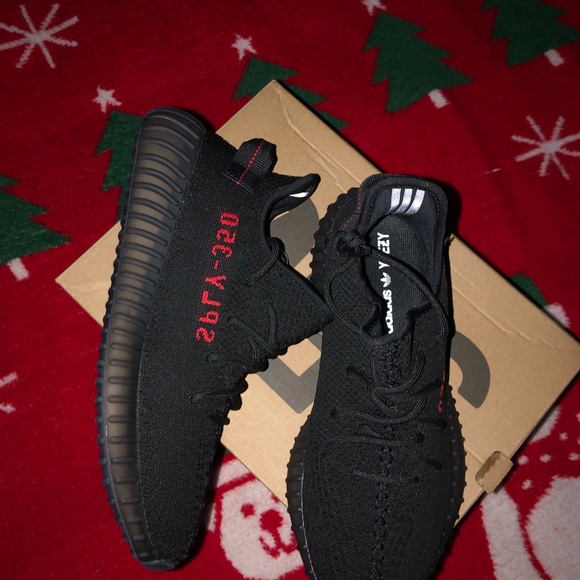 Adidas yeezy boost 350 V2 blackred Adidas yeezy boost 350 V2 blackred